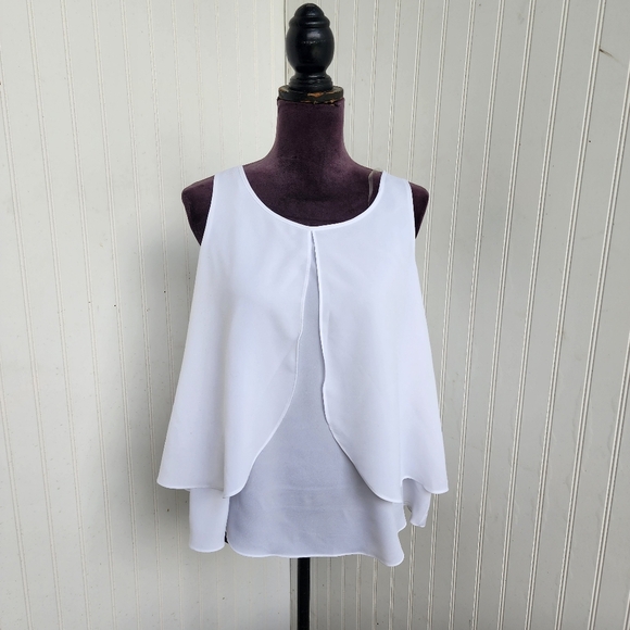 NWT Bisou Bisou Michele Bohbot Chic White Top Layred Sleveless Blouse Sz M - Picture 1 of 11